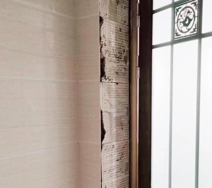 鄄城瓷砖空鼓免砸砖维修公司分享吸水砖泡水时间不够或过长都会对瓷砖铺贴效果产生影响